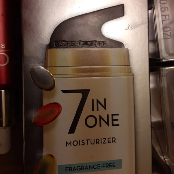 Olay face products bundle - Picture 4 of 11